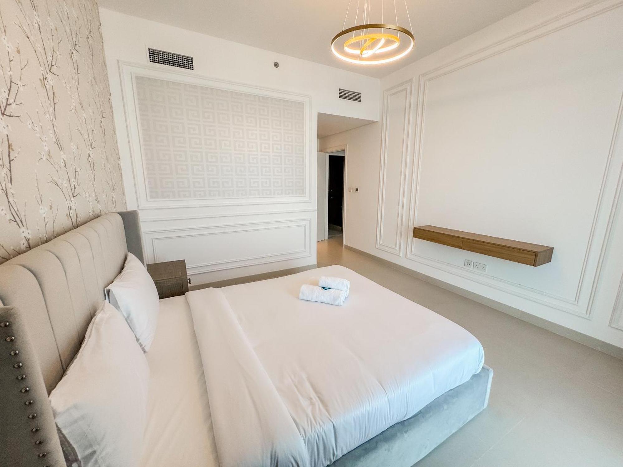 Like - 5306 Modern Two-bedroom Overlooking The Creek Apartment Dubai