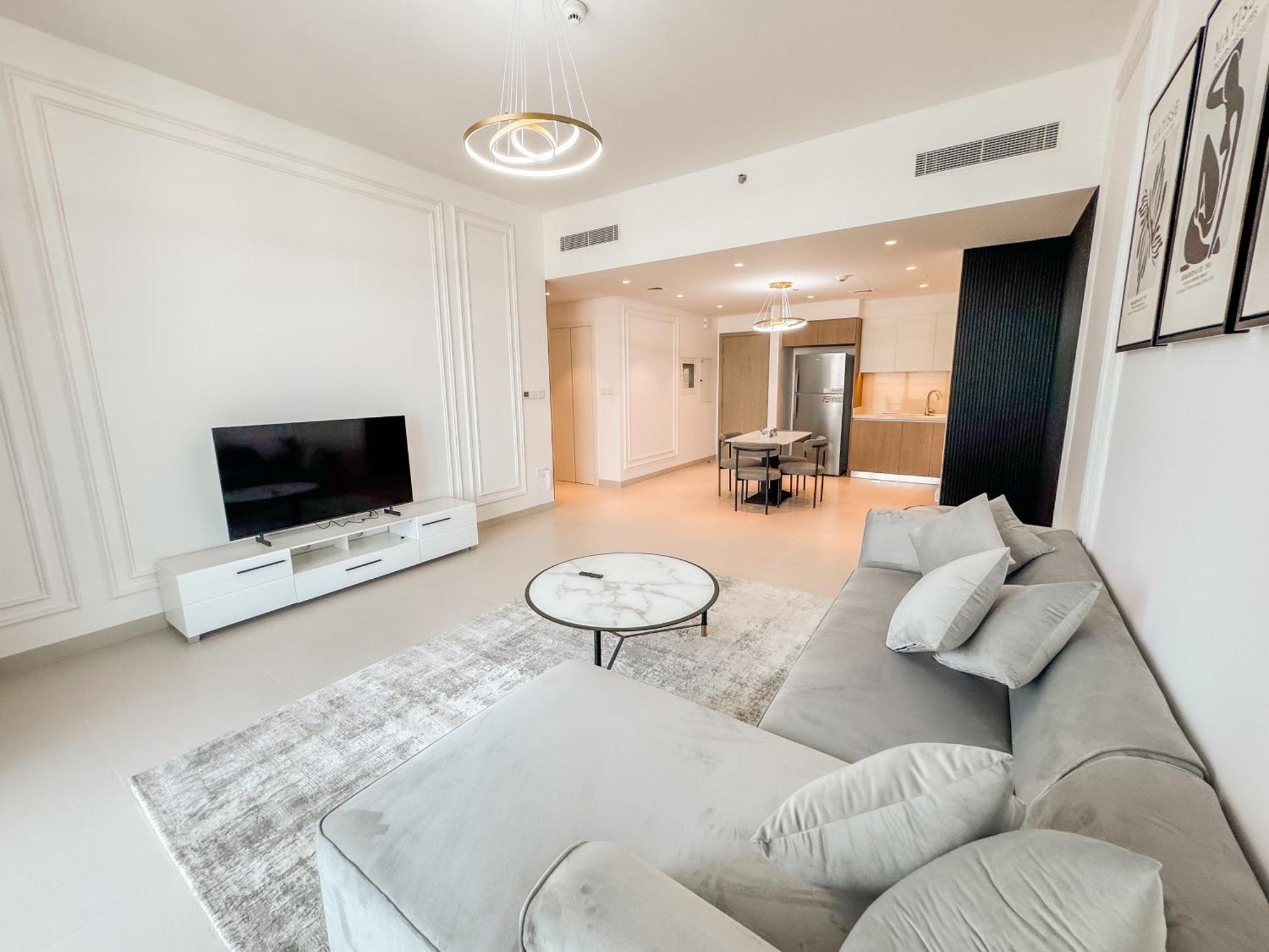 Like - 5306 Modern Two-bedroom Overlooking The Creek Apartment *